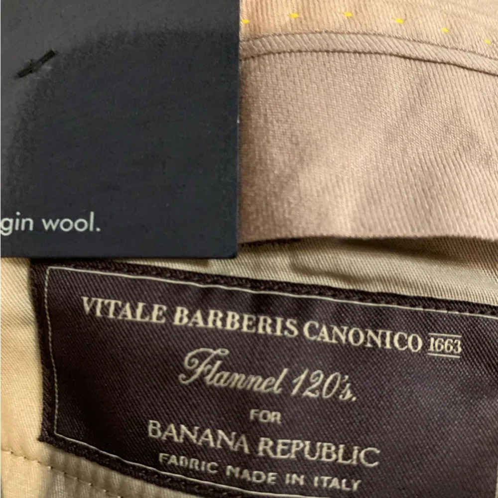Banana Republic shell these
